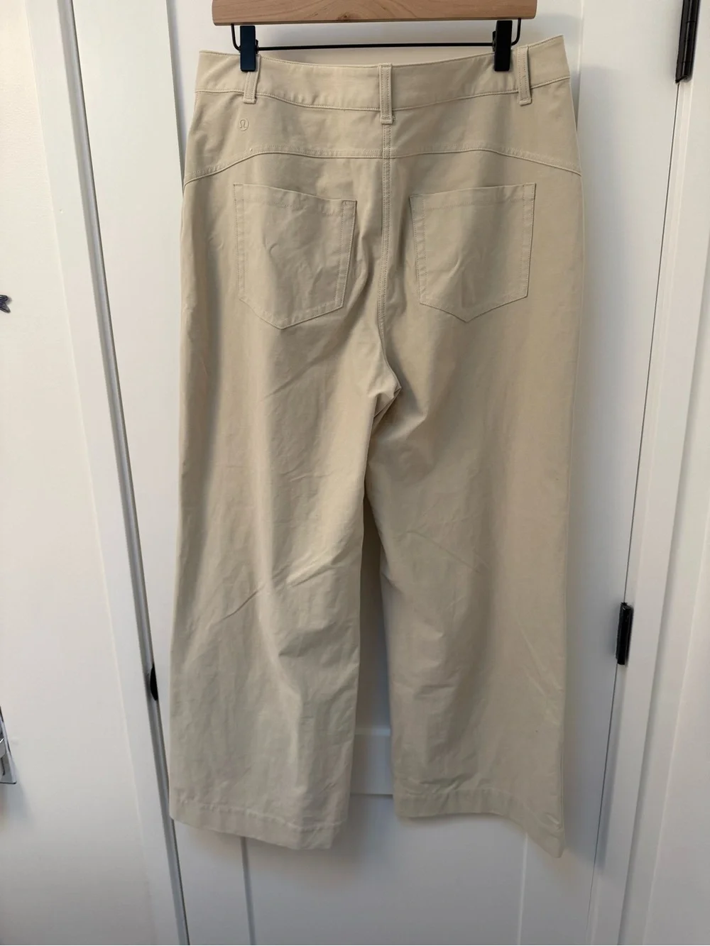 Lululemon Wide-Leg Women's Pants in Light Beige